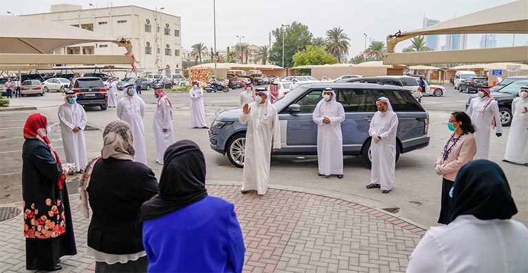 bahrain crown prince visiting covid19 health centers 