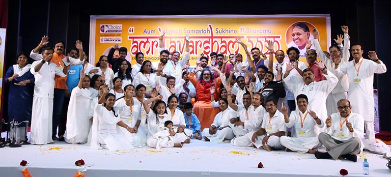 Swami Amritaswarupananda in indian club bahrain