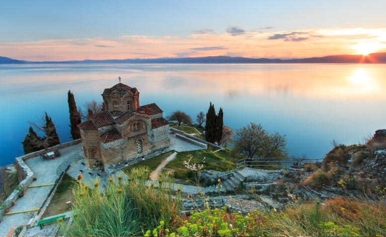 travel from bahrain to macedonia