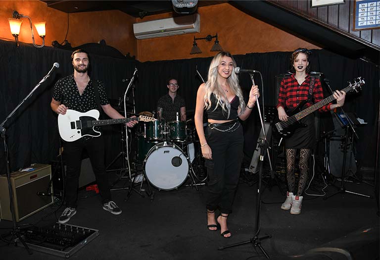 JJ’s Irish restaurant bahrain new band