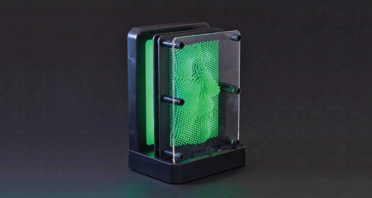 bahrain latest gadget reviews Light Up Pin Art