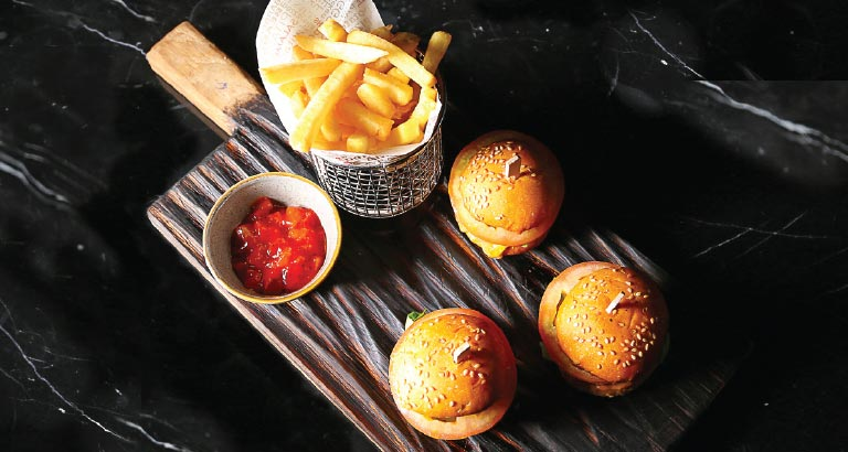 Bar Bites Extraordinaire - Xenia Bar, Mövenpick Hotel Bahrain